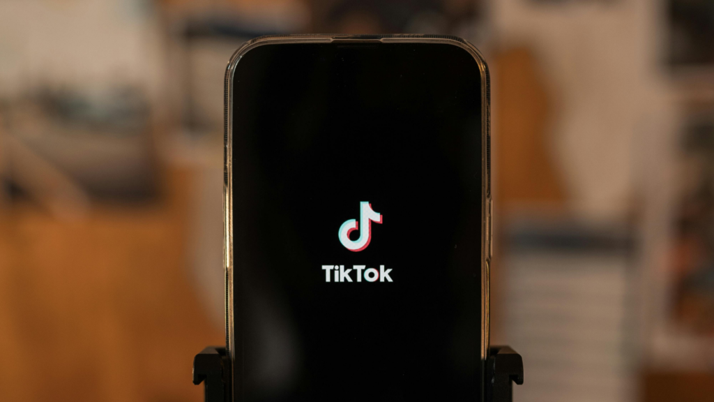 TikTok Adds Voice Notes & Image Sharing in DMs
